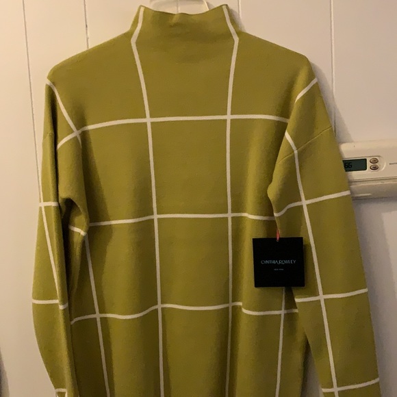 Sweater - Picture 3 of 3